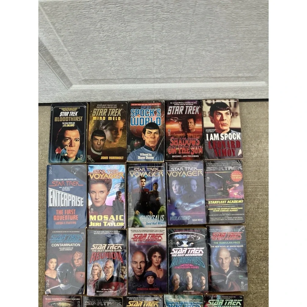 Lot Of 29 Vintage Star Trek POCKET Books Paperback Next Gen,Voyager, Original